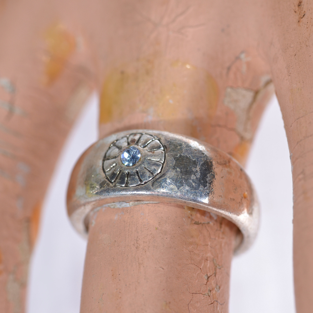 vintage silver ring blue rhinestone stone starburst size 4